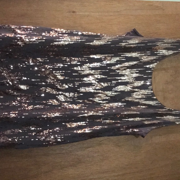 Top - Picture 2 of 5